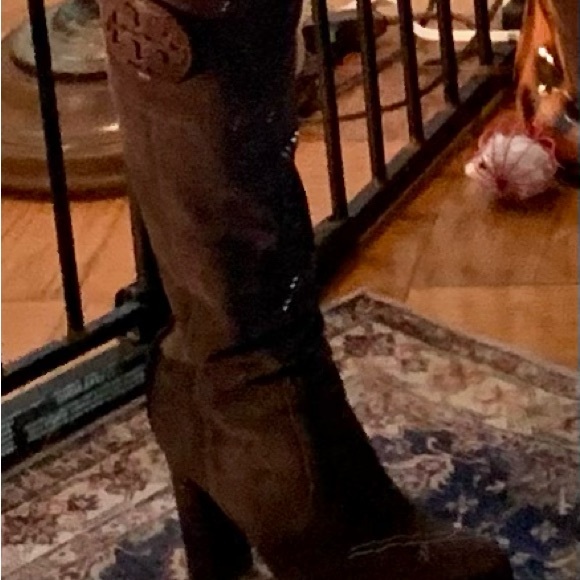 Sold out - Picture 2 of 11